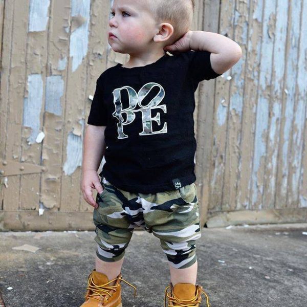 Boys' short-sleeved shirts and camouflage pants
