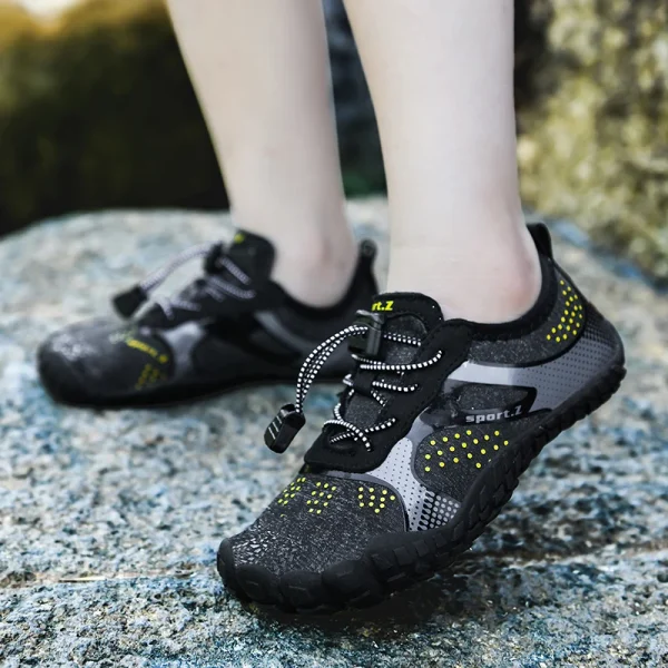 Breathable downhill interference water shoes